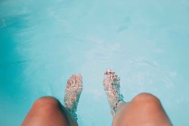 Nohy, otoky nohou, voda