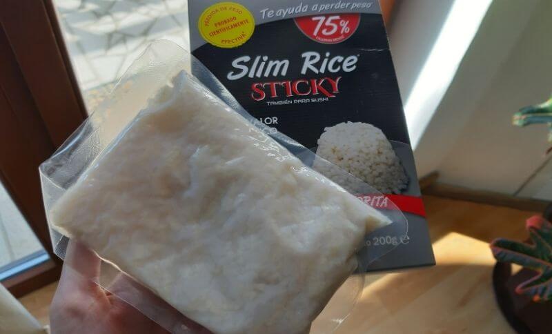 Shirataki rýže s nízkým obsahem sacharidů vhodná pro přípravu sushi