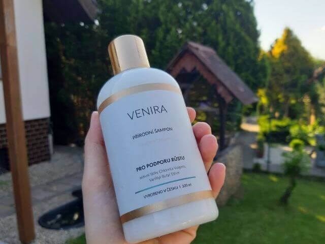Šampon Venira má přírodní složení pro podporu růstu vlasů
