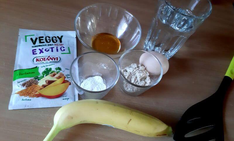 ingredience na proteinové palačinky bez laktózy s banánem