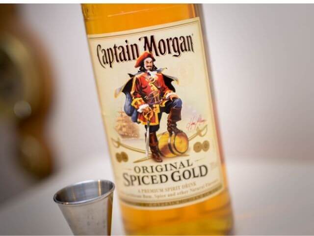 Lahev Captain Morgan Spiced Gold