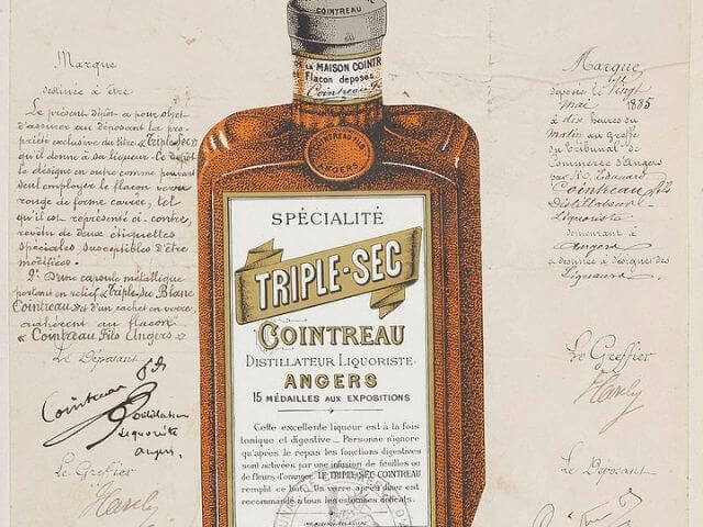 historická lahev Cointreau